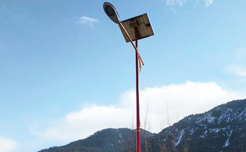 如何选择高质量的左贡太阳能路灯材料：全方位指南